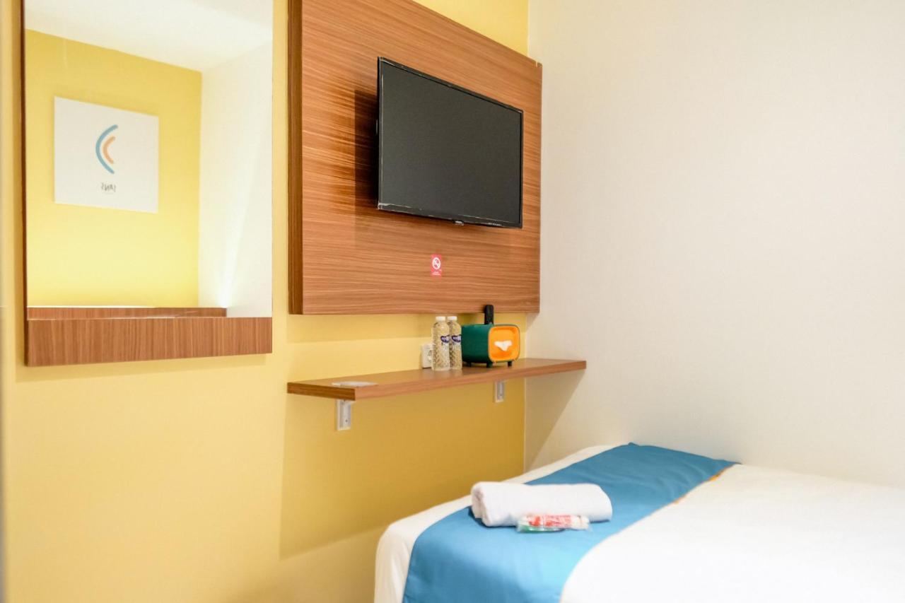 Sans Roxy Hotel Jakarta